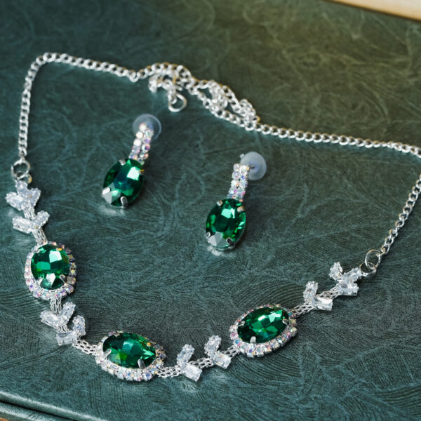 NECKLACE-9001_2-1.jpg