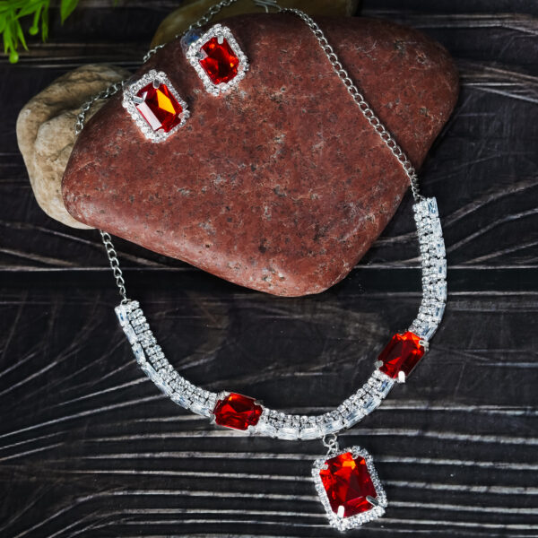 NECKLACE-9002_2-1.jpg