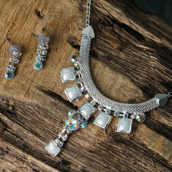 NECKLACE-9006_2-1.jpg