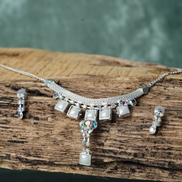 NECKLACE-9006_3-1.jpg