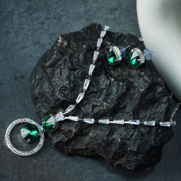 NECKLACE-9010_3-1.jpg