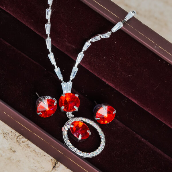 NECKLACE-9011_2-1.jpg