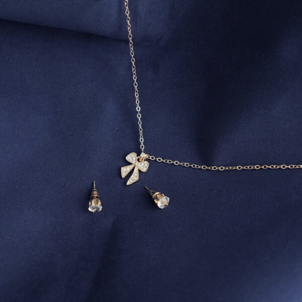 NECKLACE-9037_3-1.jpg NECKLACE-9037_3-1.jpg