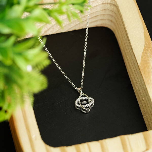 NECKLACE_9047_2-1.jpg NECKLACE_9047_2-1.jpg