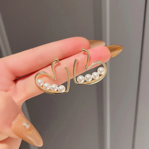 Heart Shape Stud Earrigs With White Pearl For Women & Girls