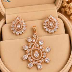 Designer Buti-pendant Set for women and Girls.